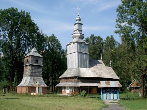 Дерев’яна церква в селі Ізки