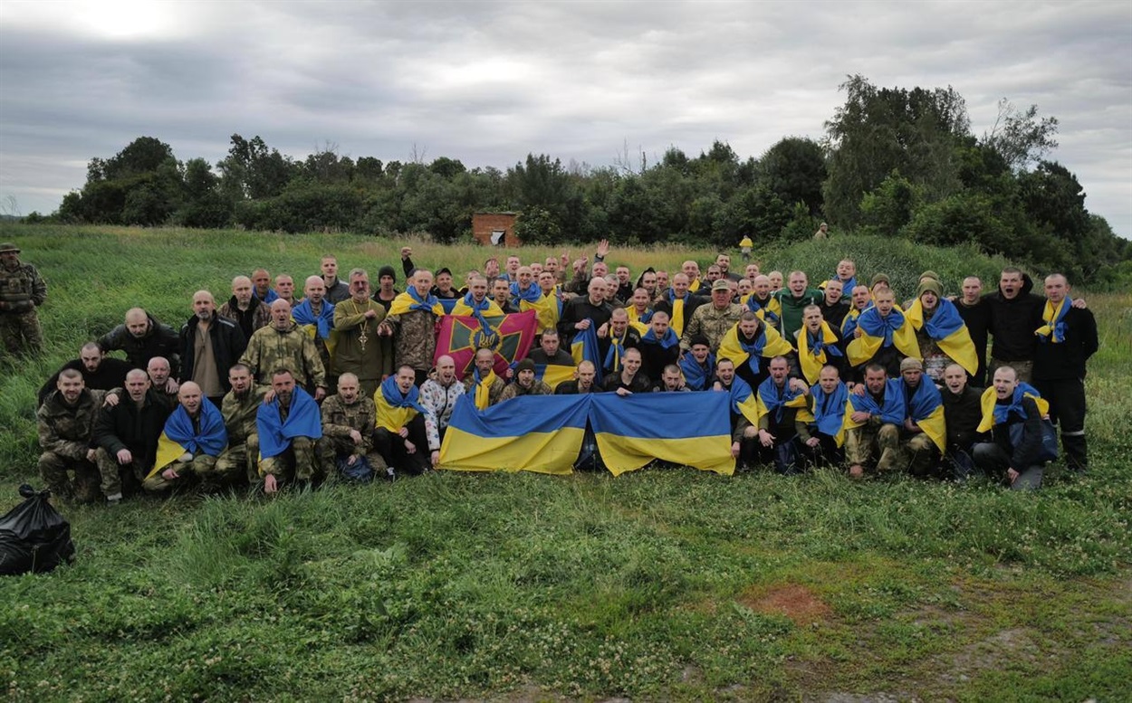 Визволені з полону українці
